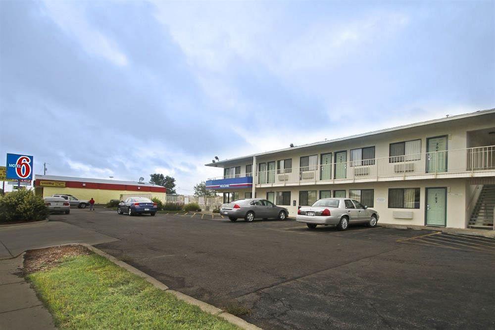 Motel 6 Manhattan Kansas Exterior foto